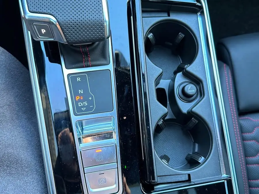 Audi RS 6 2024 RS 6 4.0T Avant performance