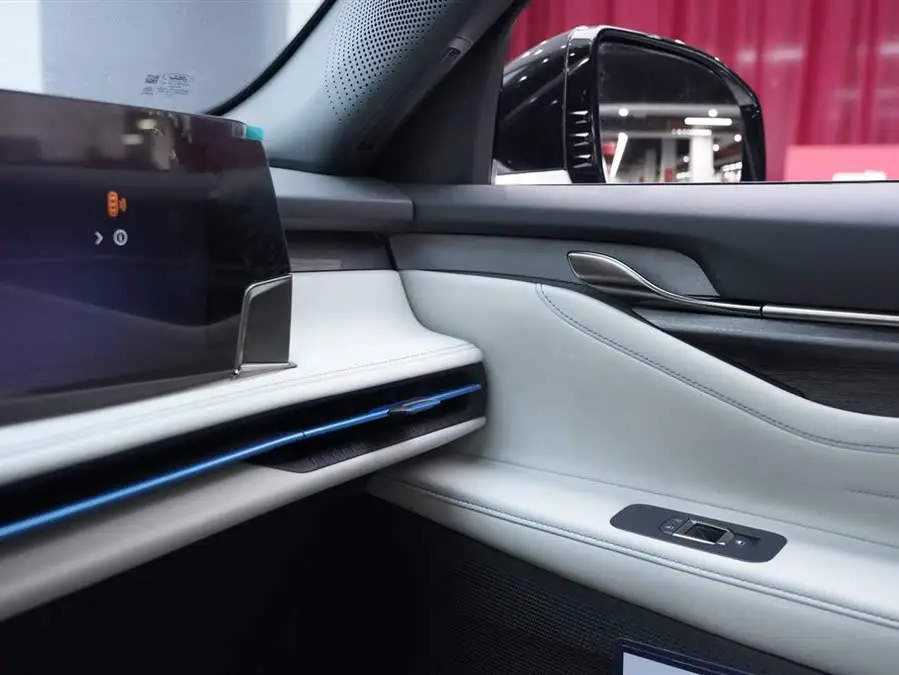 2023 Ford Edge L 2.0T EcoBoost E Hybrid 2WD Luxury Seven-Seater