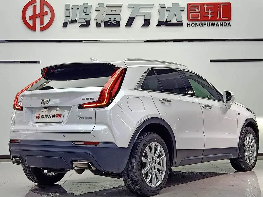 كاديلاك XT4 2021 28T طراز فني للدفع الأمامي