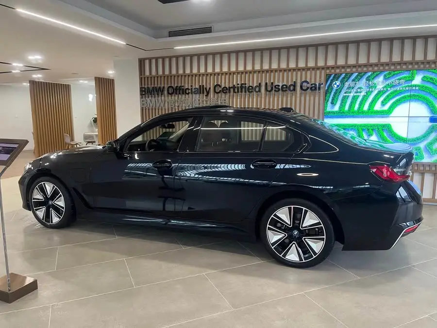 BMW i3 2023 eDrive 40 L Night Sport Package