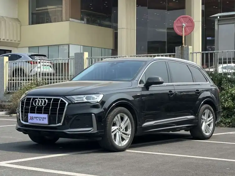 Audi Q7 2023 45 TFSI quattro S line Sport