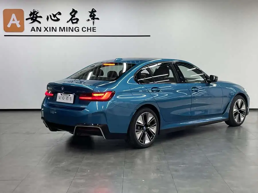 BMW i3 2023 eDrive 40 L Night Sport Package