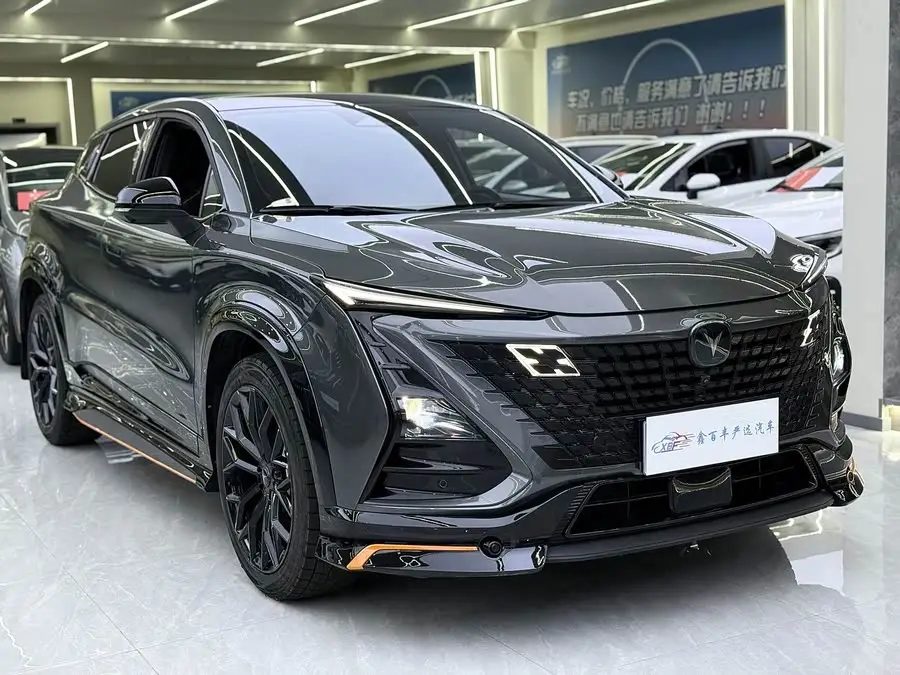 شانجان UNI-T 2022 1.5T إصدار رياضي متميز