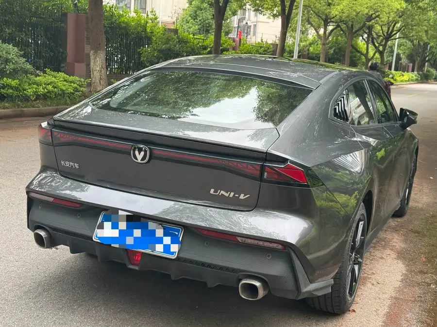 شانجان UNI-V 2022 1.5T الفاخرة