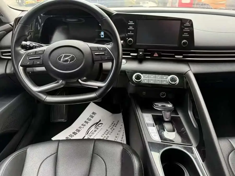 إيلانتر 2022 1.5 لتر CVT LUX النسخة المميزة