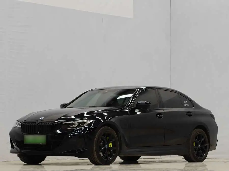 بي إم دبليو i3 2024 eDrive 40 L حزمة الليل