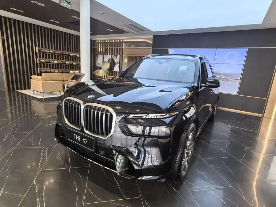 بي إم دبليو X7 2023 xDrive40i باقة فاخرة