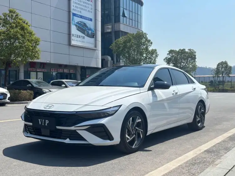 Elantra 2023 1.5L CVT LUX Premium