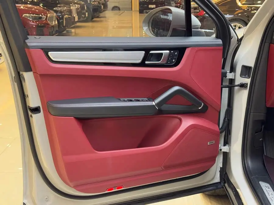 2023 Cayenne 3.0T Platinum Edition