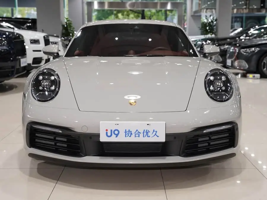 بورش 911 2023 كاريرا 3.0T