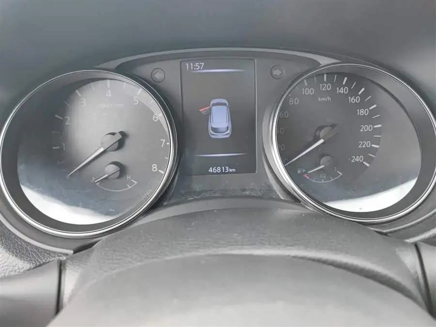 2021 نيسان إكس تريل 2.0 لتر CVT الفاخرة