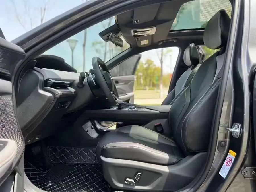 Changan UNI-V 2022 1.5T Premium Edition