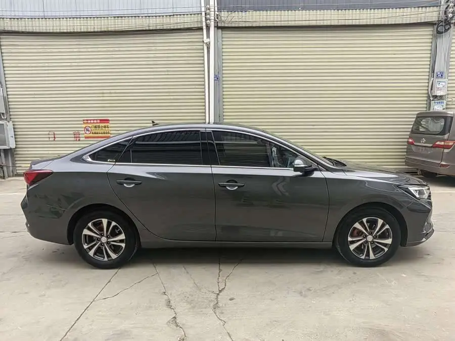 ييدونغ 2021 بلس بلو ويل NE 1.4T GDI DCT رائد