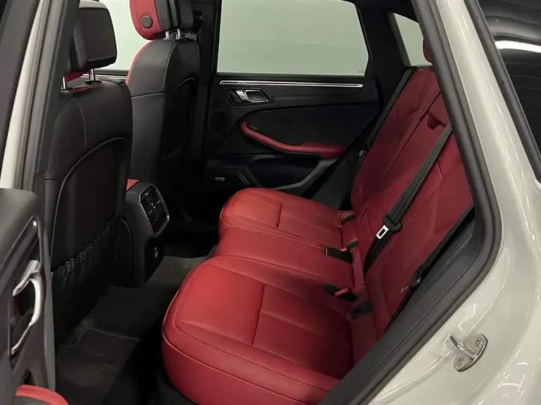 معلومات السيارة الأساسية