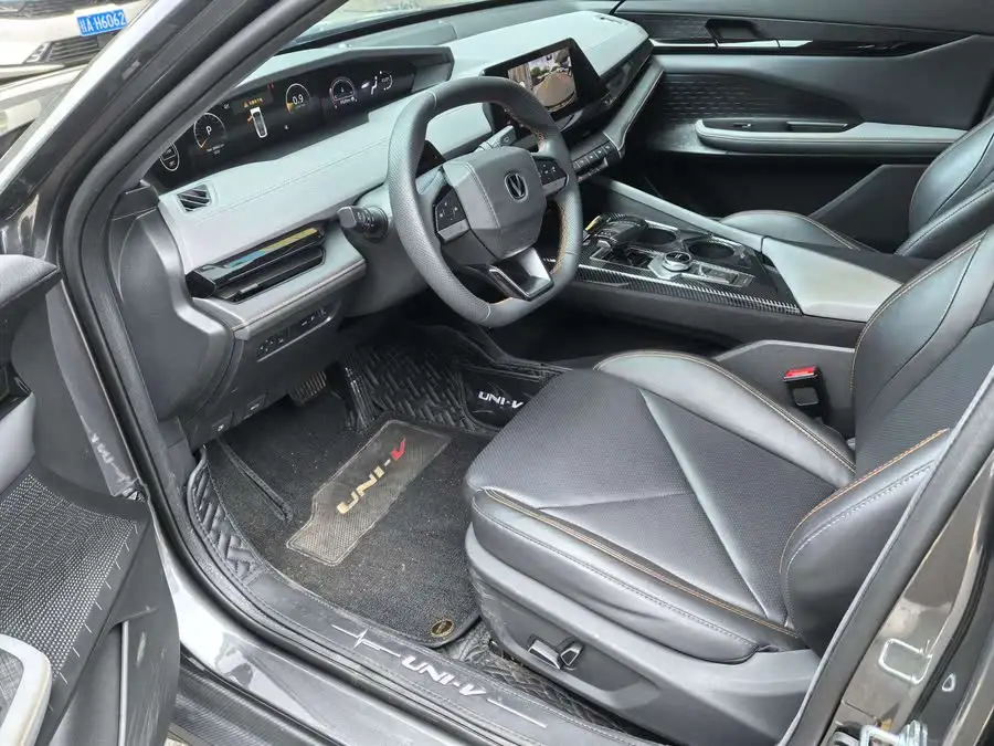 Changan UNI-V 2022 1.5T Premium