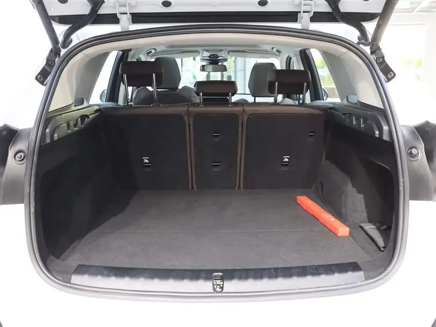 بي إم دبليو X1 2023 sDrive25Li حزمة الرياضة M