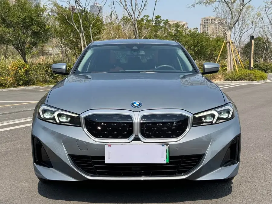 BMW i3 2022 eDrive 35 L