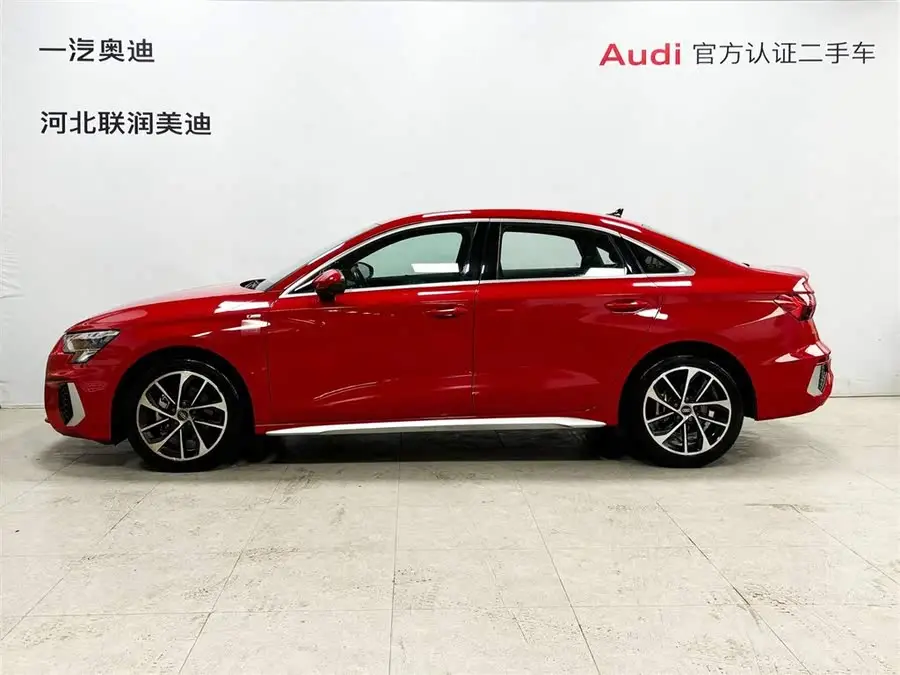 أودي A3 2023 A3L ليموزين 35 TFSI الرياضية التقدمية