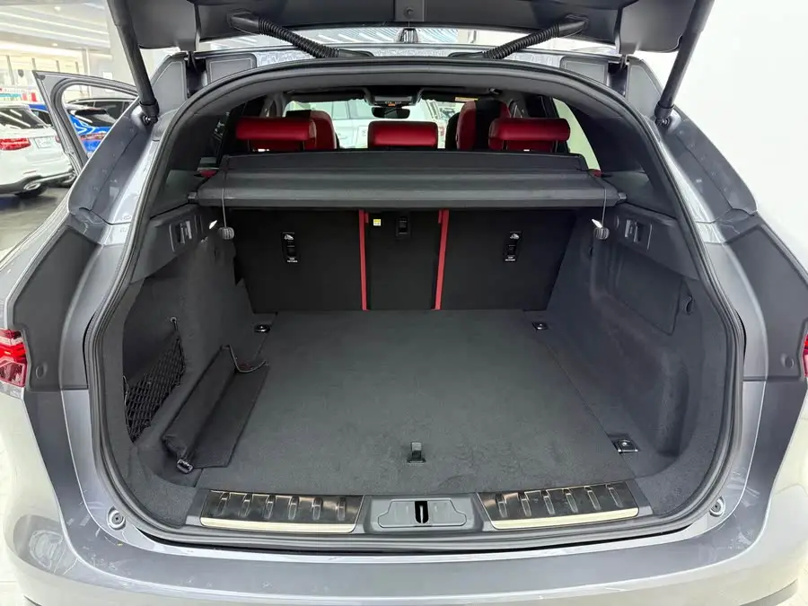 Jaguar F-PACE 2024 P250 R-Dynamic SE