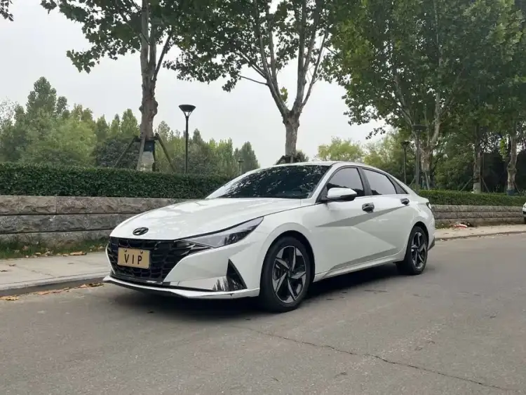 Elantra 2021 1.5L CVT LUX Premium Edition