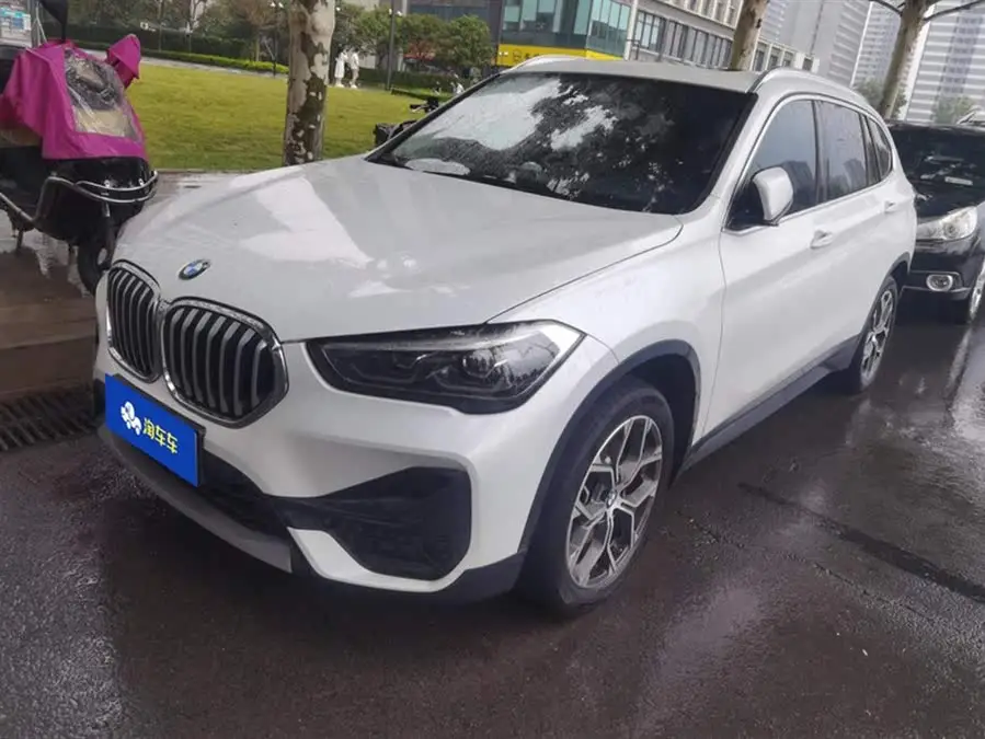 بي إم دبليو X1 2021 sDrive25Li الطراز الرائد