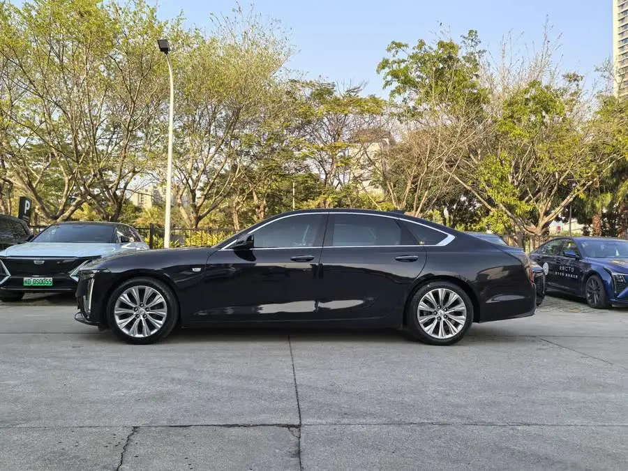 كاديلاك CT6 2023 28T فاخرة