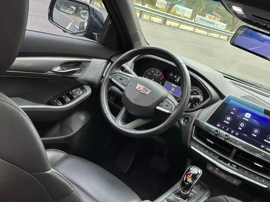 كاديلاك CT5 2022 28T الفاخرة