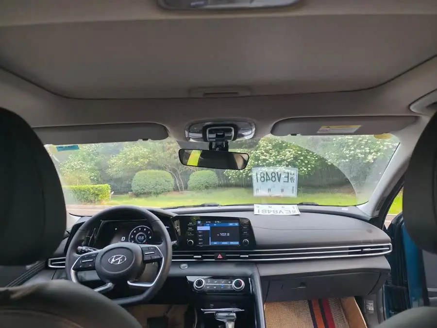 إيلانتر 2021 1.5 لتر CVT LUX النسخة المميزة