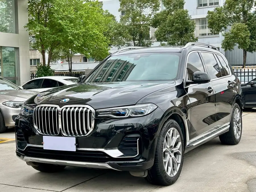 2021 بي إم دبليو X7 xDrive40i باقة M الرياضية الفاخرة