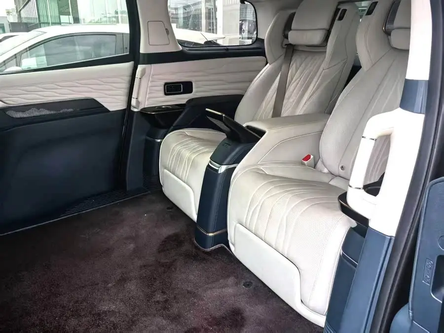 العصر 2023 نسخة 2.0T بأربعة مقاعد