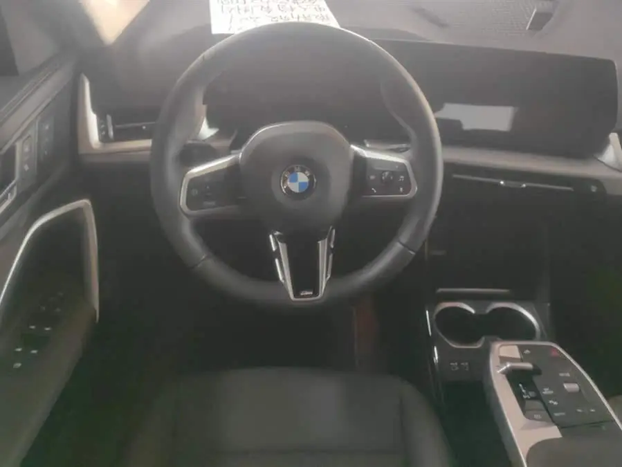 بي إم دبليو X1 2023 sDrive25Li حزمة الرياضية M