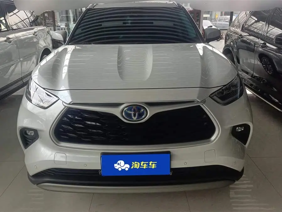 هايلاندر 2022 هايبرد 2.5 لتر دفع رباعي بريميوم 7 مقاعد