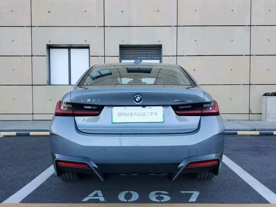 BMW i3 2022 eDrive 35 L