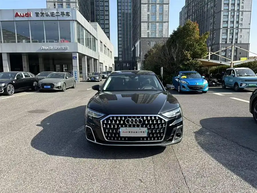 أودي A8 2024 A8L 55 TFSI كواترو طراز رائد