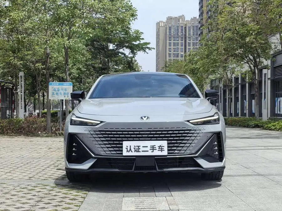 شانجان UNI-V 2022 1.5T الفاخرة