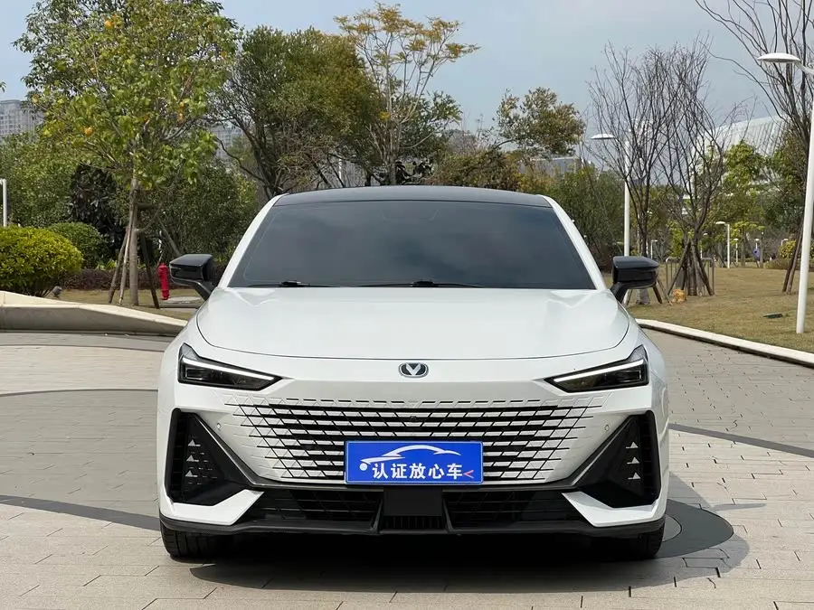 شانجان UNI-V 2023 1.5T بريميوم