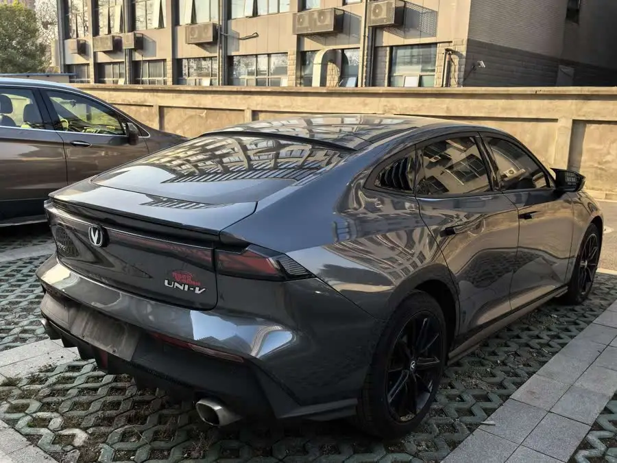 Changan UNI-V 2023 1.5T Premium