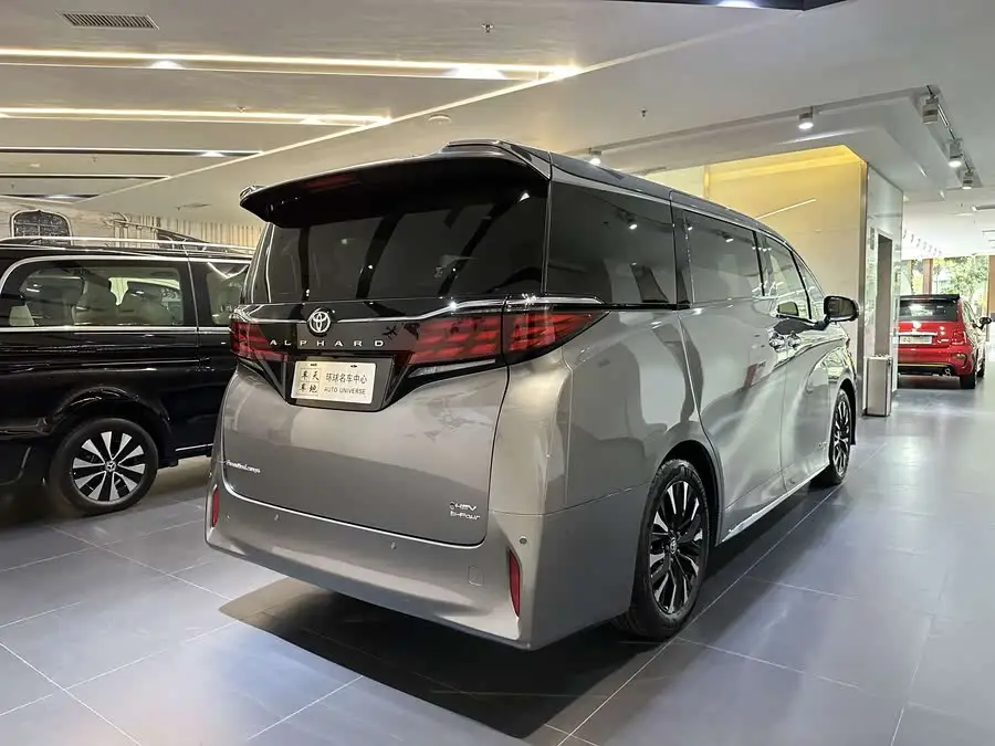 ألفارد 2024 هجين 2.5 لتر فئة بريميوم