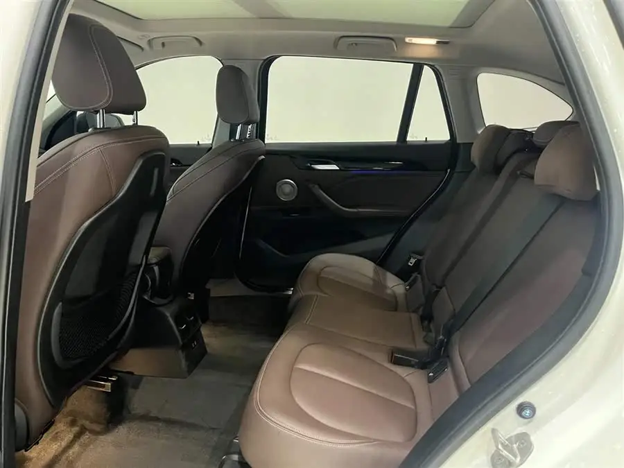 بي إم دبليو X1 2022 sDrive25Li إصدار رائد