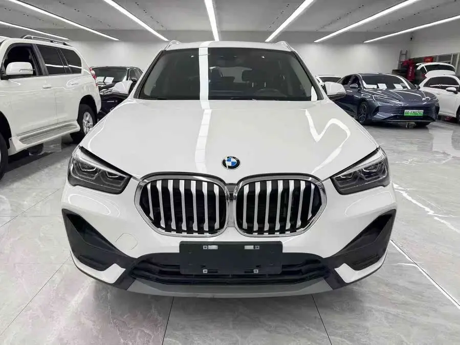 بي إم دبليو X1 2022 sDrive25Li الطراز الرائد