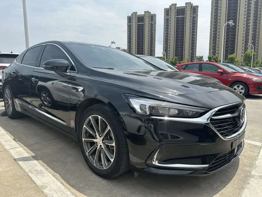 بيوك لاكروس 2021 652T الفاخرة