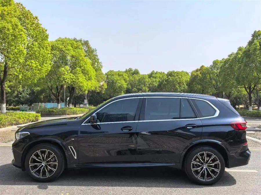 بي إم دبليو X5 2022 xDrive 30Li حزمة M الرياضية الفاخرة