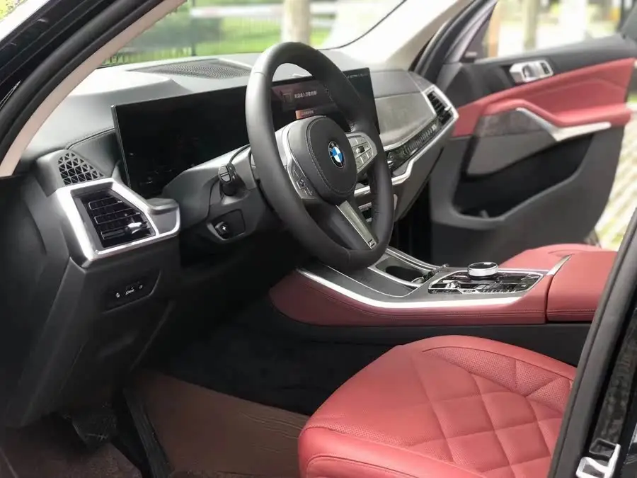 بي إم دبليو X5 2023 xDrive 30Li حزمة M الرياضية