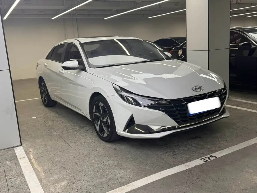 هيونداي إلنترا 2022 1.5 لتر CVT GLS النسخة الرائدة