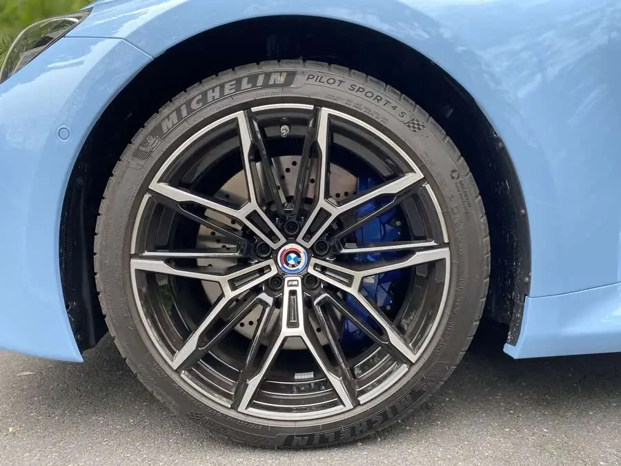 بي إم دبليو M2 2024