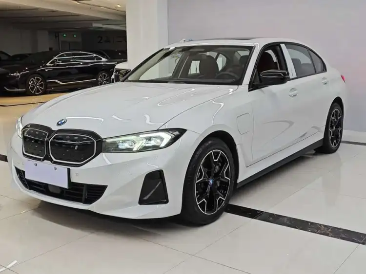 BMW i3 2023 eDrive 40 L Night Edition