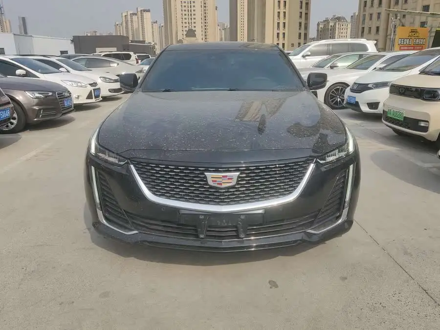 كاديلاك CT5 2022 طراز 28T الفاخر (النسخة القياسية)