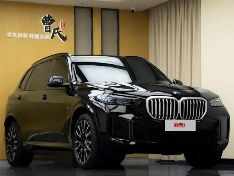 BMW X5 2023 xDrive 40Li M Sport Blackout Package