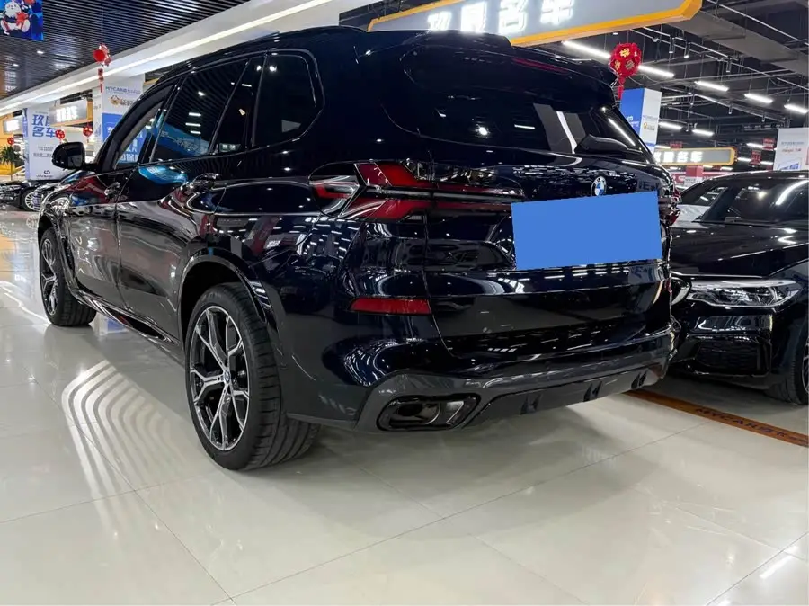 بي إم دبليو X5 2023 xDrive 30Li حزمة M الرياضية الليلية