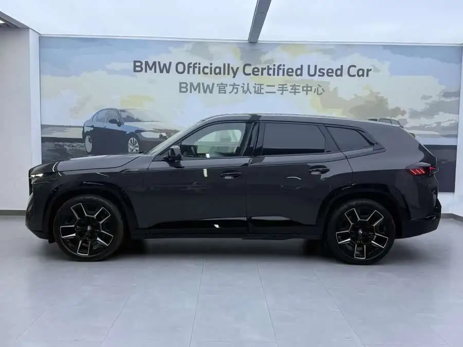 بي إم دبليو XM 2023 الطراز الأساسي